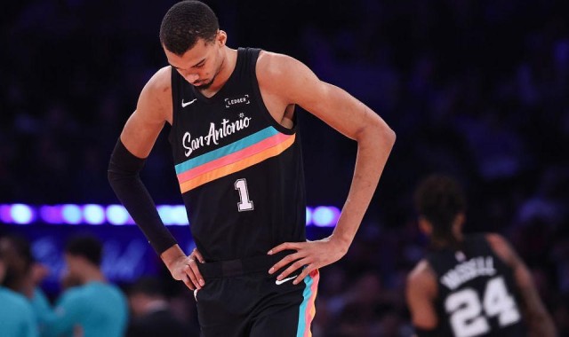 开云体育移动版-11连胜终结，文班空砍25+13+4帽！4点证明马刺这场硬碰硬输得不冤