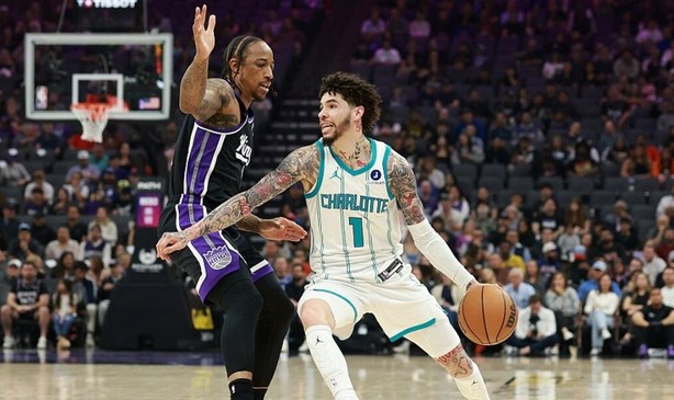 开云体育APP-德罗赞高效空砍39分里程碑 国王不敌黄蜂|北京|鲍尔|迈尔斯-布里奇斯|迈尔斯·布里奇斯|萨克拉门托国王队_新浪体育_新浪新闻