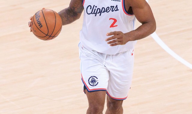 开云体育移动版-还未发力！伦纳德上半场6投3中&amp;三分4中2 拿到8分5板2助&amp;零罚球